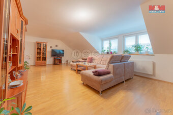 Prodej rodinného domu, 252 m², Vojkovice, ul. Hlavní - 11
