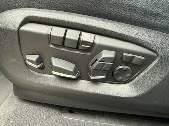 X6 xDrive30d F16, rok 2018 - 11