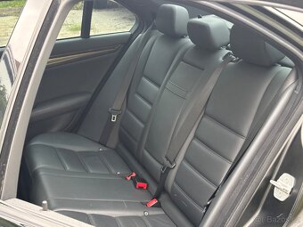 Mercedes Benz C63 AMG - 11