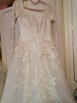 svatebni šaty s vlečkou - 11