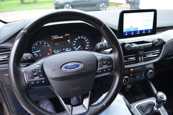 PRODÁM FORD KUGA 1.5 ECOBOOST BENZIN 2022 TAŽNÉ - 11