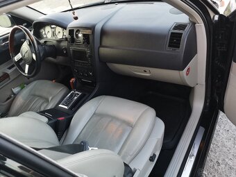 Prodám Chrysler 300C - 11