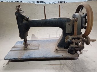 staré šicí stroje k renovaci - 11