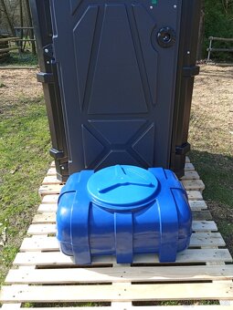 Nové mobilní přenosné WC s umyvadlem a pisoárem - 11