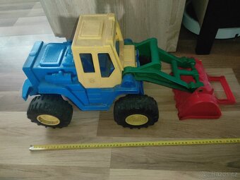 Traktor na pískoviště - 11