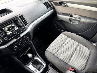 VOLKSWAGEN SHARAN 2.0TDI NAVIGACE,TAŽNÉ,ALU,WEBASTO,SERVISKA - 11