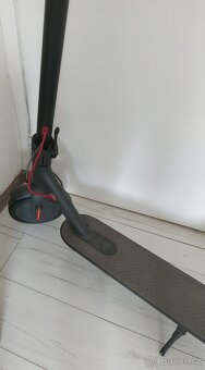 Elektrická koloběžka Xiaomi M365 - 11