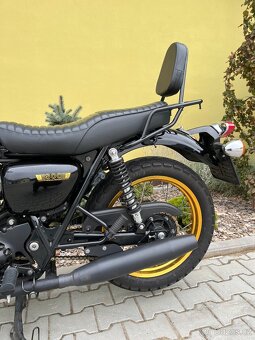 Kawasaki W800 Special Edition - 11