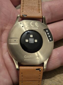Garmin VIVOMOVE premium gold - 11