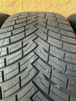 Prodám pneumatiky Pirelli Scorpion o rozměru 255/45,R19. - 11