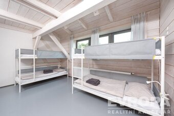 Prodej jedinečné nemovitosti obklopeného přírodou v Senešnic - 11