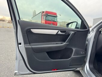 Vw Passat B7 2.0 TDI 103kw Highline/ alcantara/ kamera - 11