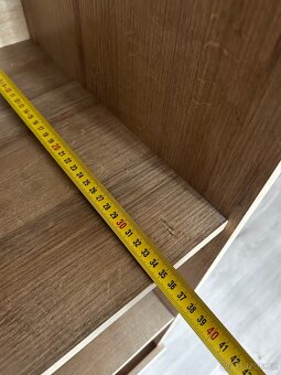 Skříň se sklem - 11