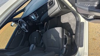 Kia carens 1.7 crdi 85kw - 11