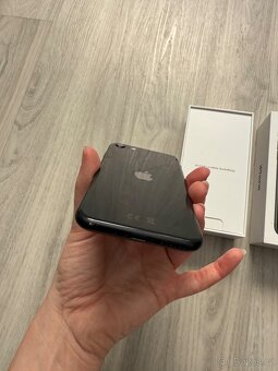IPhone SE 128 GB černý - 11