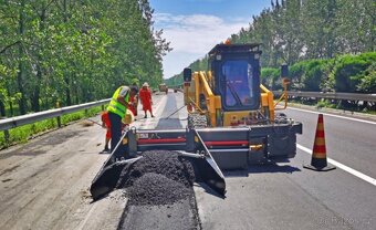 Krajnicový finišér SIMEX ST2000,  skladem - 11