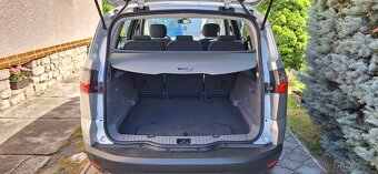 Ford  S-Max - 11