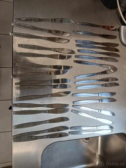Příbory ze zrušené restaurace - 11
