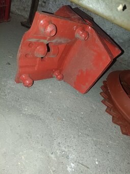 Pluh Kverneland PB-100 6radl. - 11