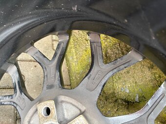 VOLVO V40 letni sada 7x17 - 11