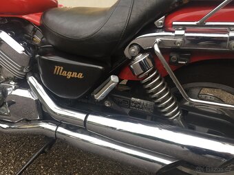 Honda Magna VF 750 C,Servisní knížka - 11