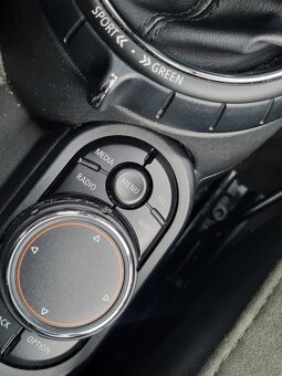 Mini Cooper SD,2016,170P,VÝHŘE,DIGI,HARMAN,SPORT,ČERNÝ STROP - 11