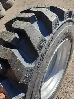 Kola UNC - Novotný- Locust - 11