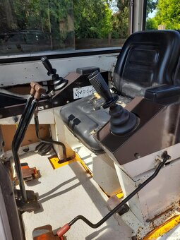 Hanix h260-2 Minibagr 2,7T + 2x lžíce - 11