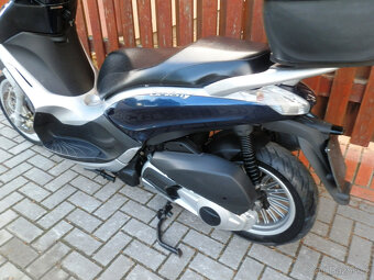 Piaggio Beverly 300 - 11