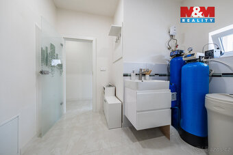 Prodej plně soběstačného rodinného domu v Rostoklatech - 11