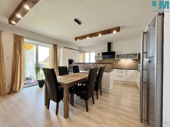 Prodej krásného rodinného domu 369 m2 s pozemkem 2270 m2 - 11