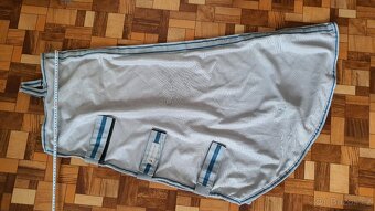 Deka s krkem a maska proti hmyzu - 11