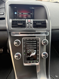Volvo XC60 D4 AWD R-Design Polestar AT - 11