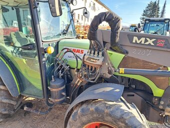 CLAAS NEXOS 240F 4X4 - 11