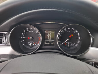 Škoda Superb II kombi 2.0TDi 103kW,xenony,tažné,senzory - 11