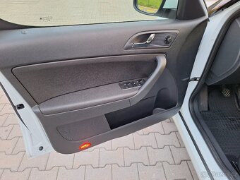 ŠKODA YETI EDITION 2.0 TDI 110 KW MODEL 16 XENON - 11