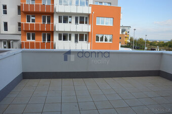 Pronájem bytu 1+kk, 31m² + terasa 30m2, ul. Sicherova, Praha - 11