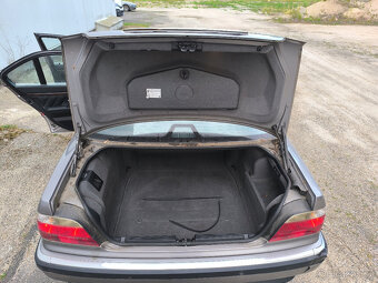 Bmw e38 728i 142kw veškeré náhradní díly z vozu - 11
