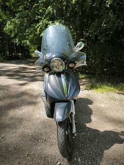 Piaggio Beverly 250 cruiser - 11
