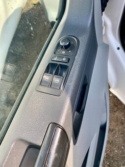 Volkswagen Transporter, 2.0 TDI, 103kW, 8místné - 11