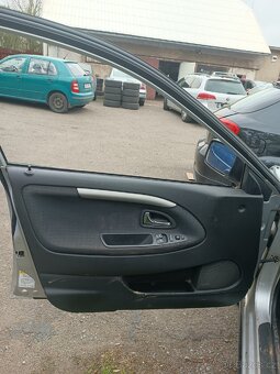 Volvo V40 1.8i 90kw ND - 11