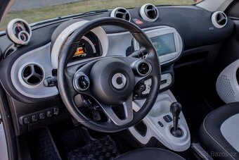 Smart EQ forfour Hatchback - 11