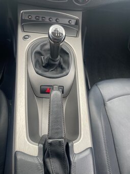 BMW Z4 cabrio 170kw ,manuál,, 2003, najeto  63 000 km - 11