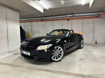 BMW Z4 sDrive 23i E89, schwarz metallic + hnědá kůže, výbava - 11