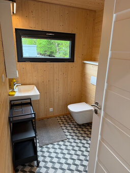 Nový, kompletně zařízený hausbot se stáním na Ždáni - 11