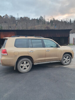 Toyota Land Cruiser 200 - 11