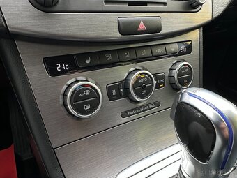 Volkswagen Passat Variant 2.0TDI/130kW  DSG 4x4 Webasto - 11