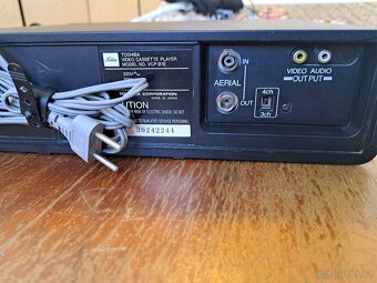 Toshiba po generálce + hromada kazet + DO - 11