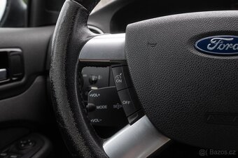 FORD FOCUS Ghia 1.6 85kw NOVÁ STK - 11