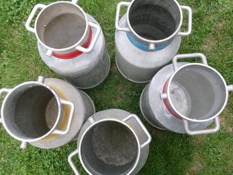 prodám litinové odstředivky na mléko, různí výrobci, různé p - 11